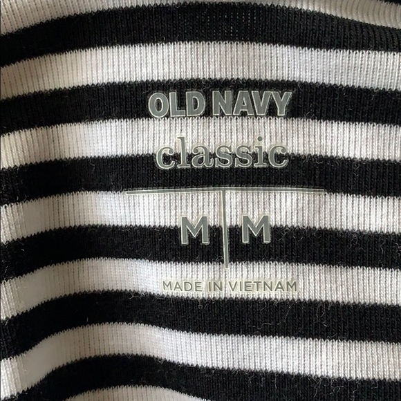 Old Navy top - Picture 3 of 5
